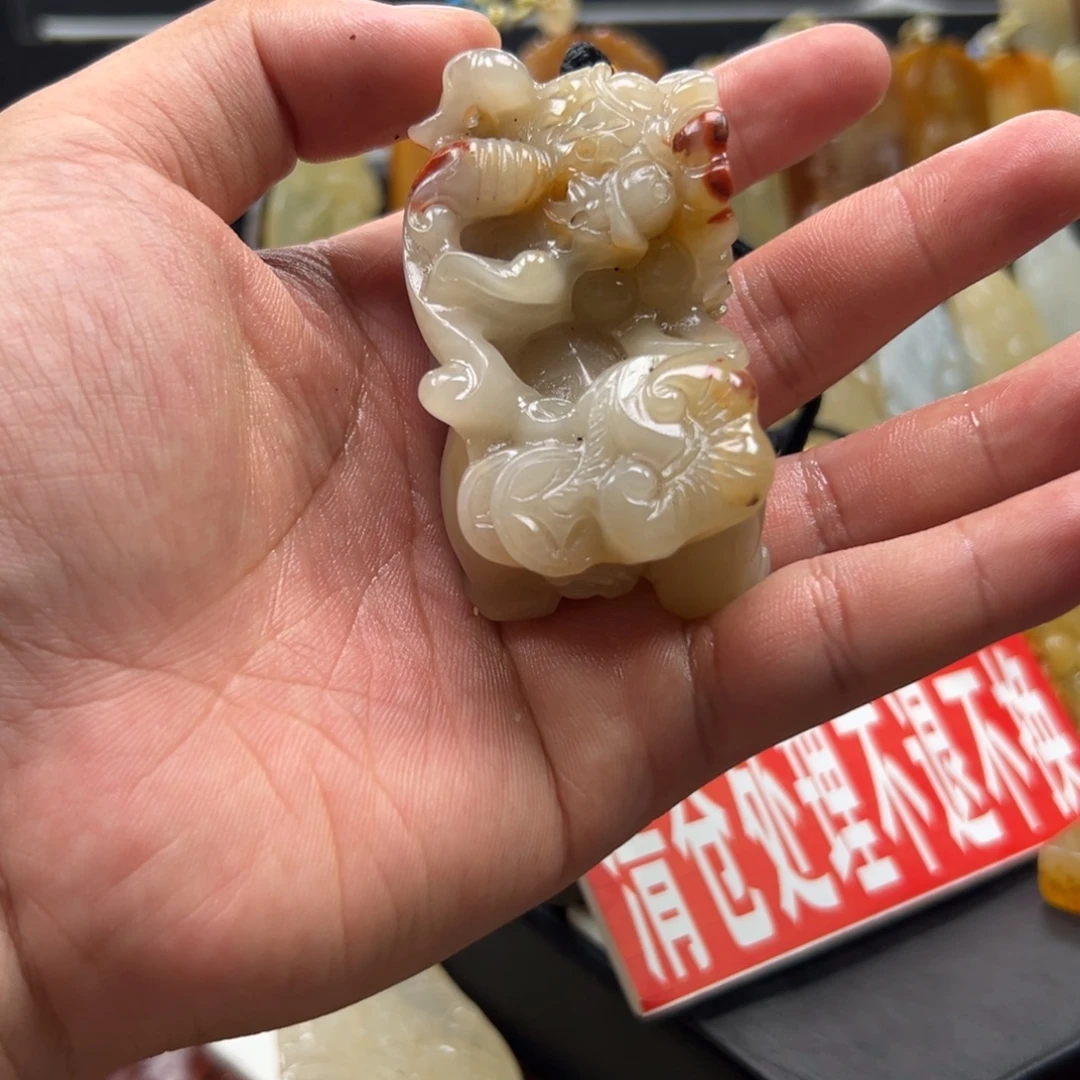 未镶嵌石英质玉（黄龙玉）多样性发货，发其一