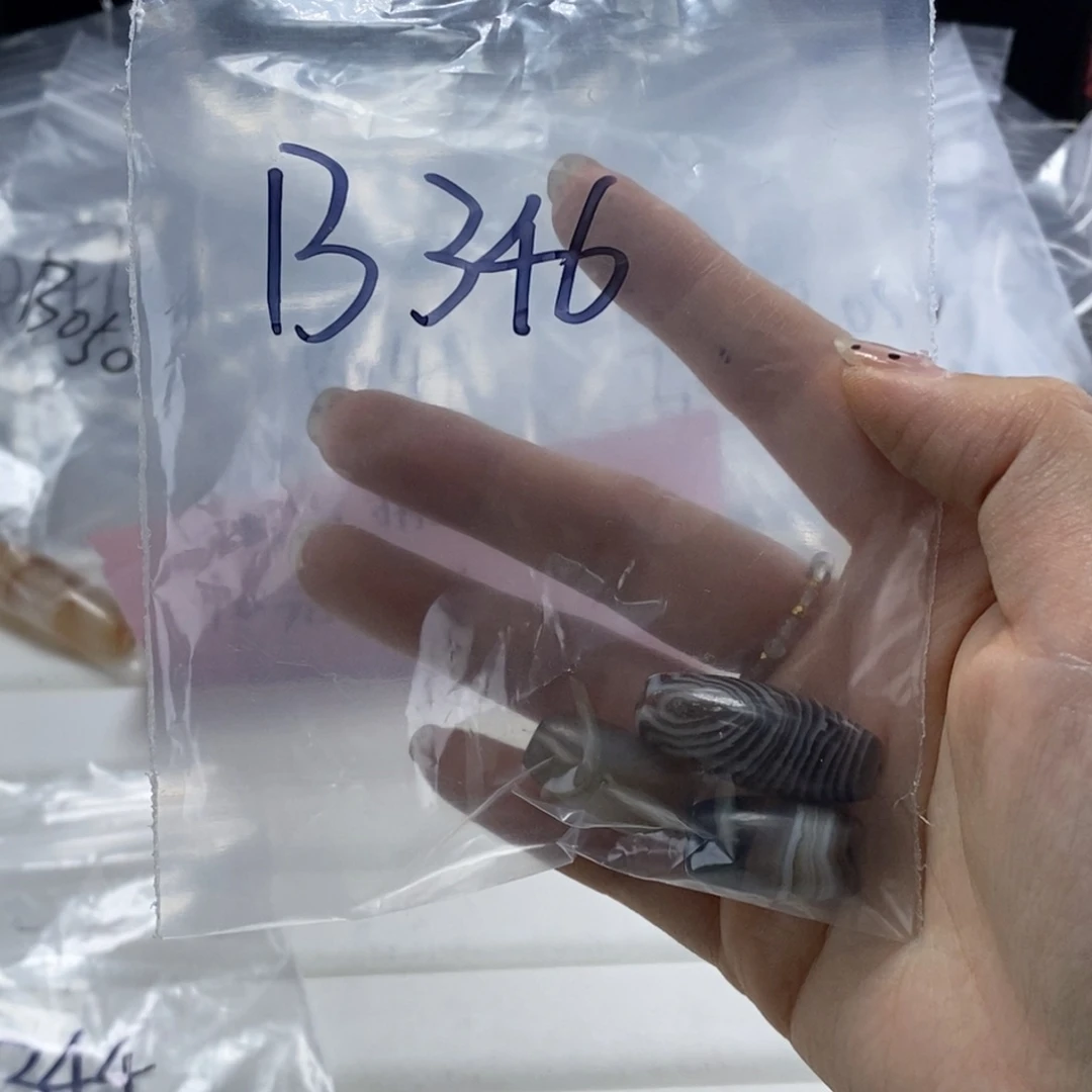 刘***合金玛瑙/玉髓珠宝半成品