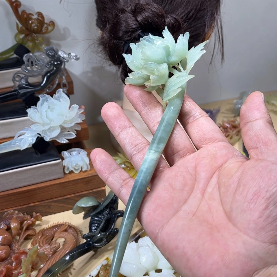 蛙***蛙蛇纹石玉未镶嵌发簪