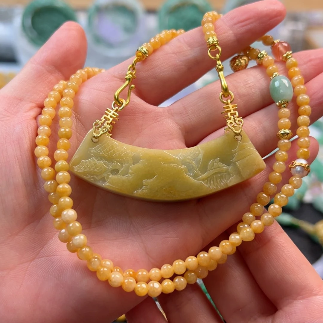 翡翠未镶嵌颈饰吊坠