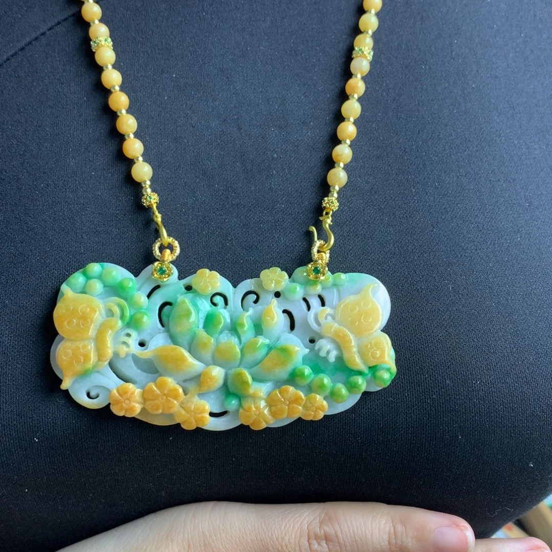 翡翠颈饰未镶嵌翡翠