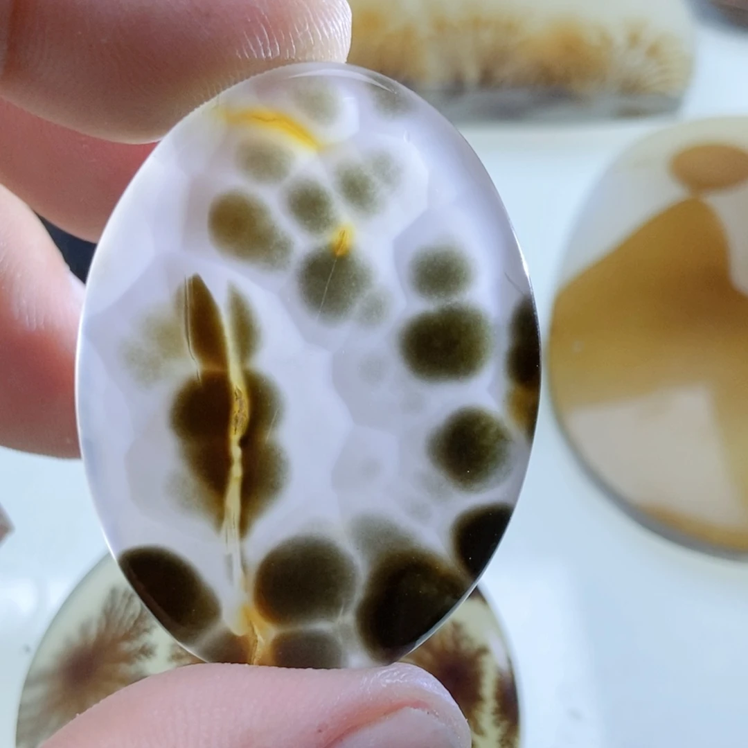 【闪购商品】玛瑙/玉髓颈饰未镶嵌中**眼