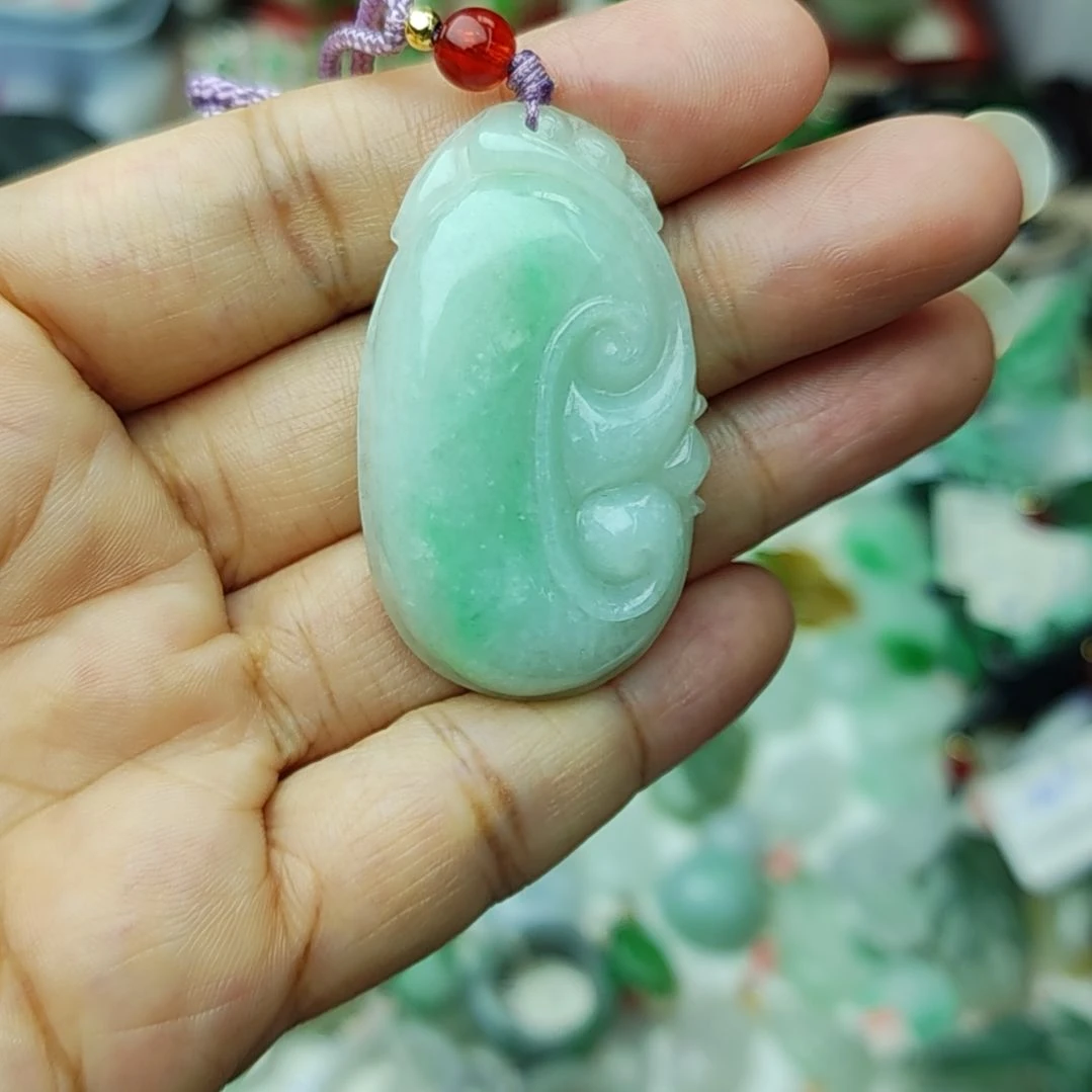 翡翠未镶嵌颈饰8