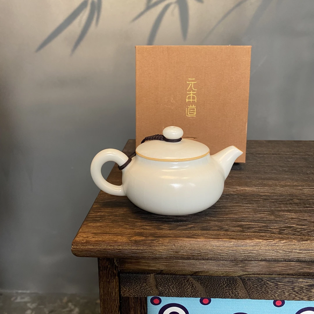 【俞闽堂】元本道汝窑象牙白釉仿古壶DC-507