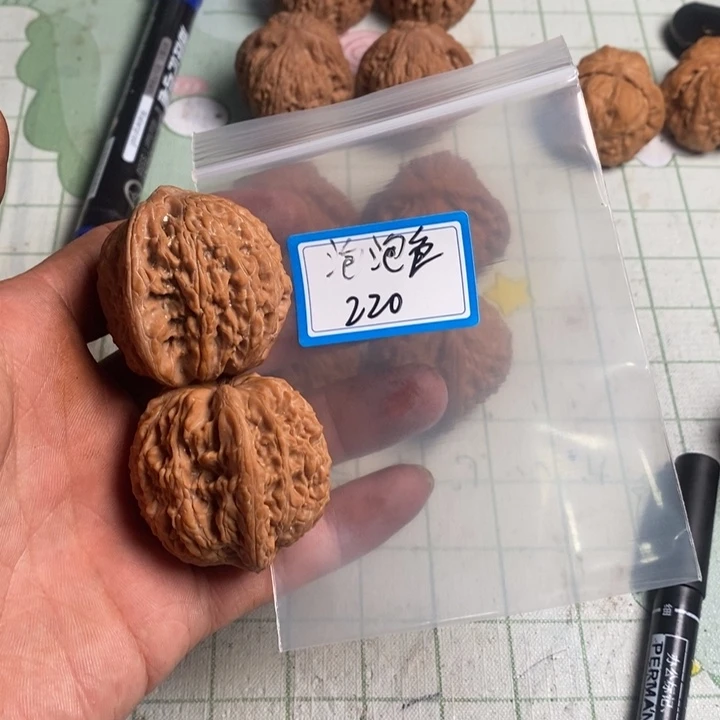 ****鱼把件文玩核桃核桃