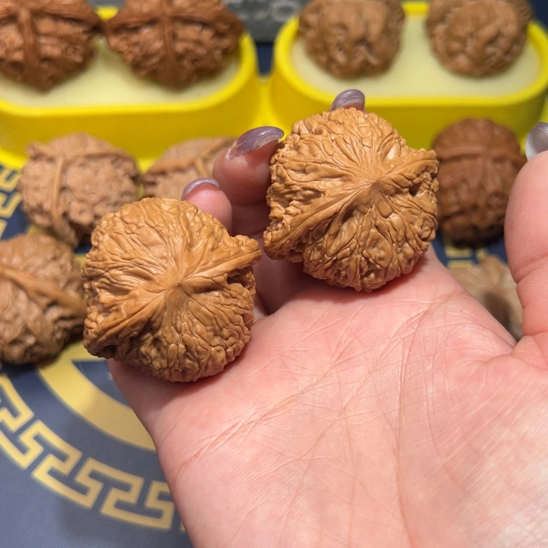 文玩核桃把件泥鳅背42全品