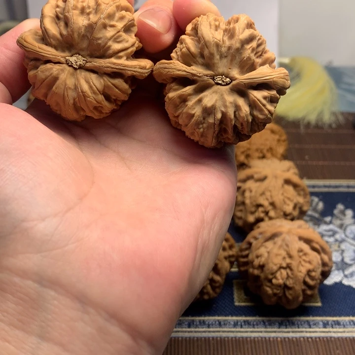 吊坠文玩核桃给***梦粗筋