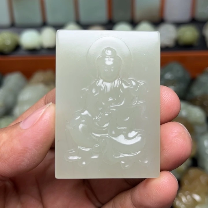 张***和田玉未镶嵌挂件