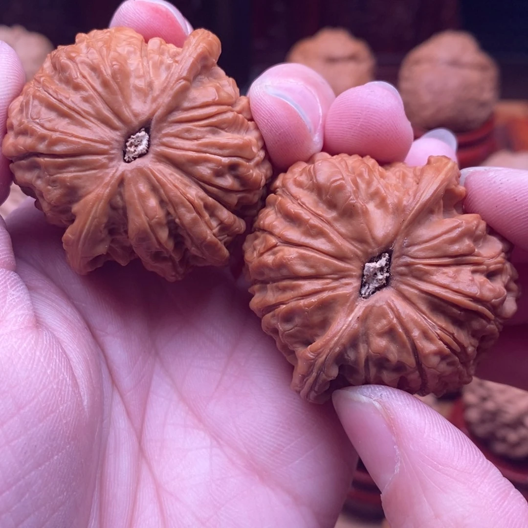 文玩核桃把件沧****桑血麒麟44