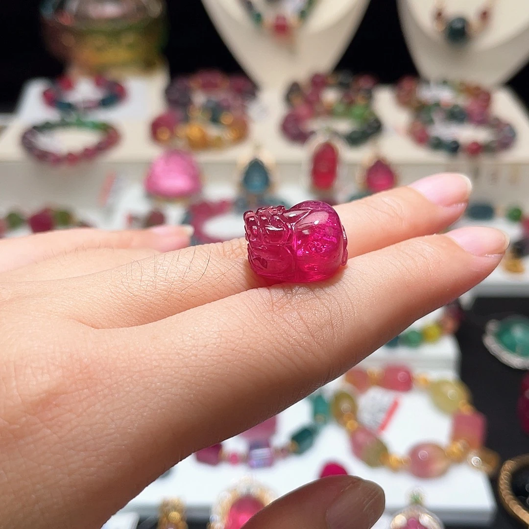 ****哈未镶嵌碧玺貔貅碧玺碧玺貔貅