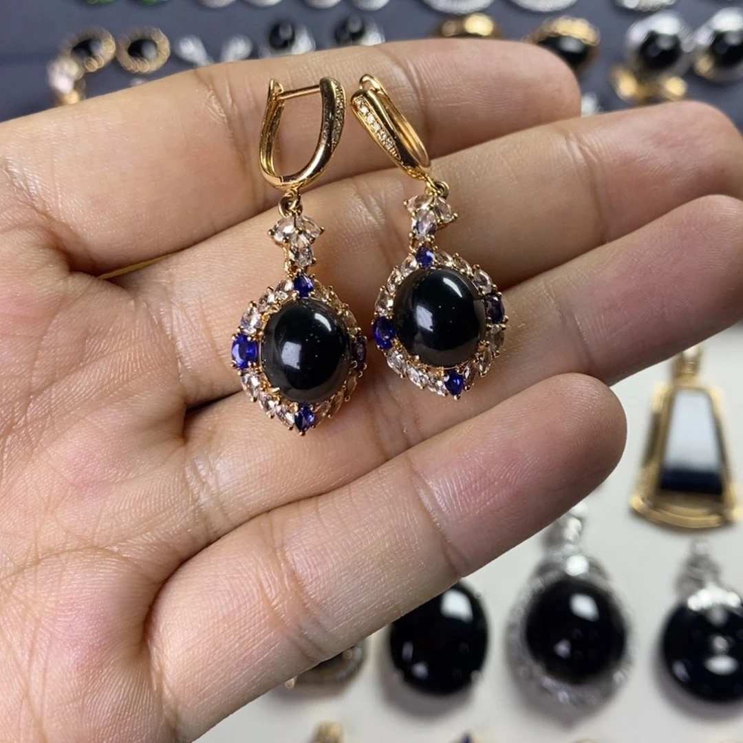 18K金镶嵌翡翠耳饰