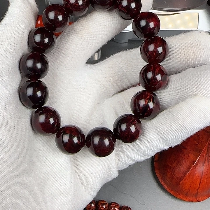 降真香无事牌黑漂红经典手串15