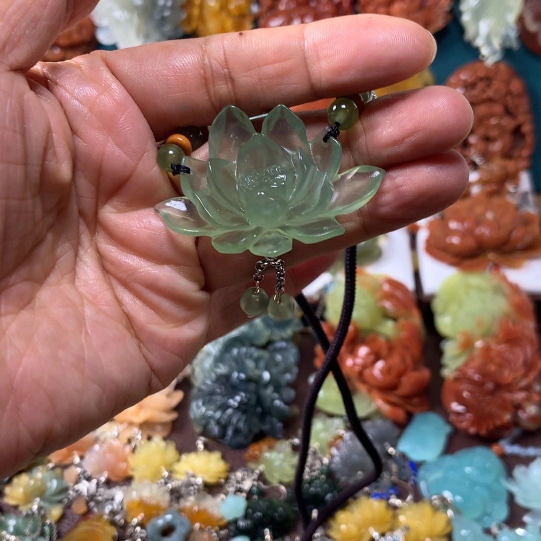 蛇纹石玉未镶嵌挂坠