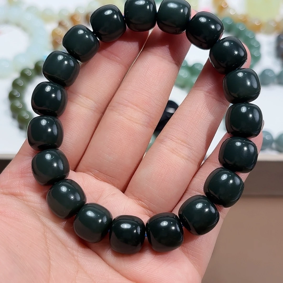 甲***丁未镶嵌手链和田玉沙枣青特细蓝调 12