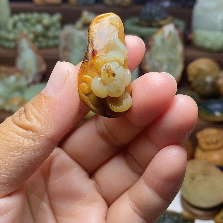 岫岩河磨玉（透闪石质玉）未镶嵌颈饰