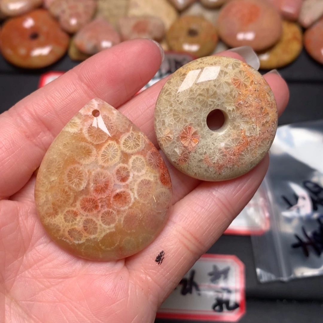 【闪购商品】硅化玉颈饰未镶嵌袁***人