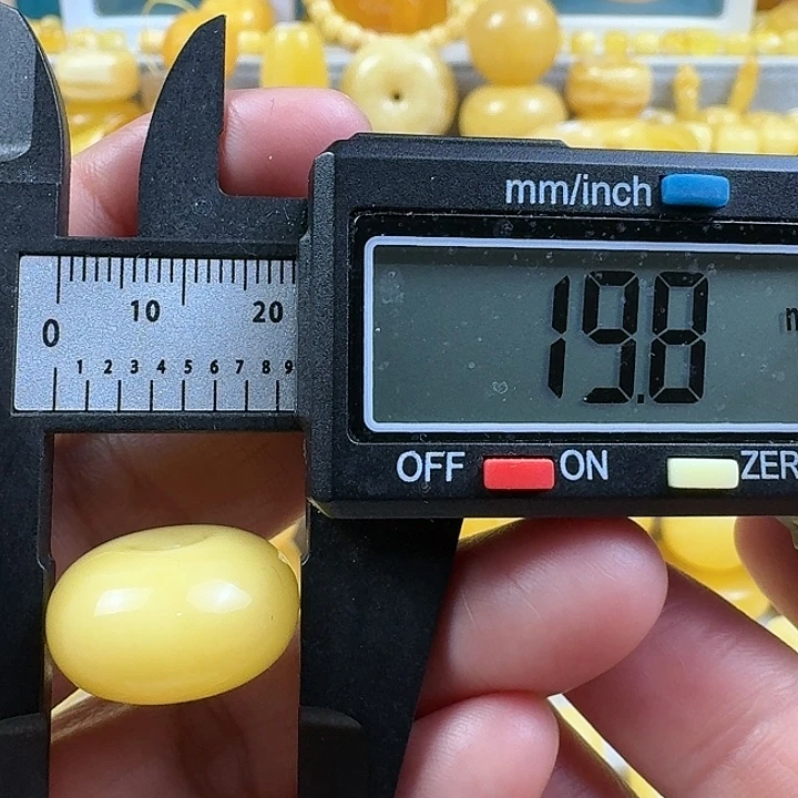 蜜蜡未镶嵌裸石37