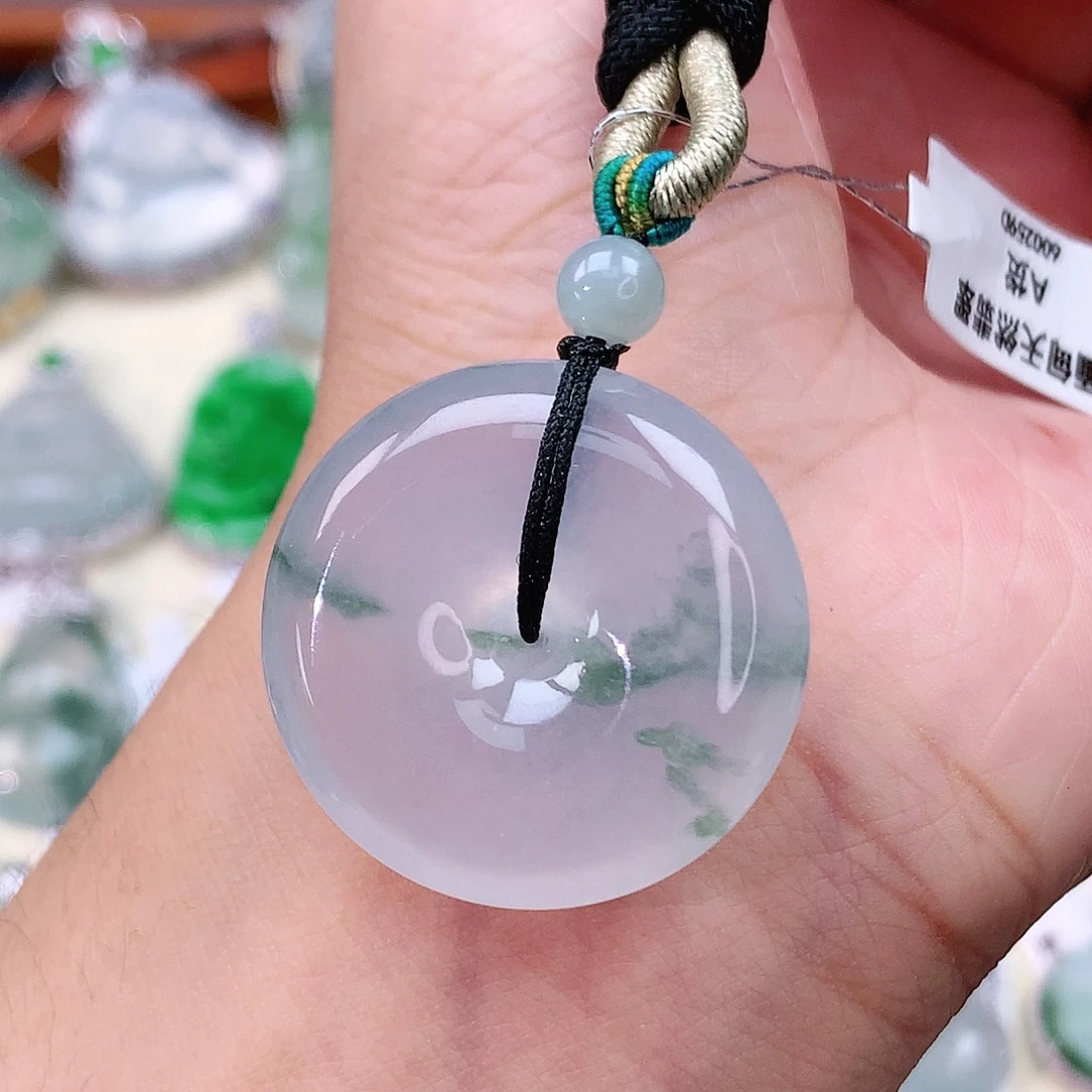 颈饰未镶嵌翡翠平安扣