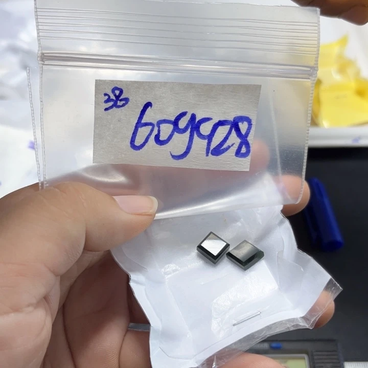 定制翡翠未镶嵌不退
