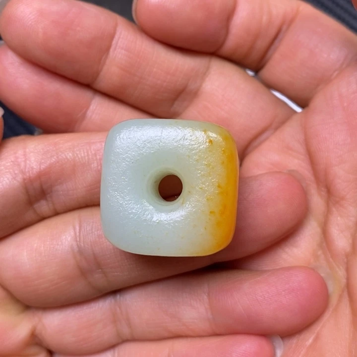 和田玉未镶嵌颈饰胡*来