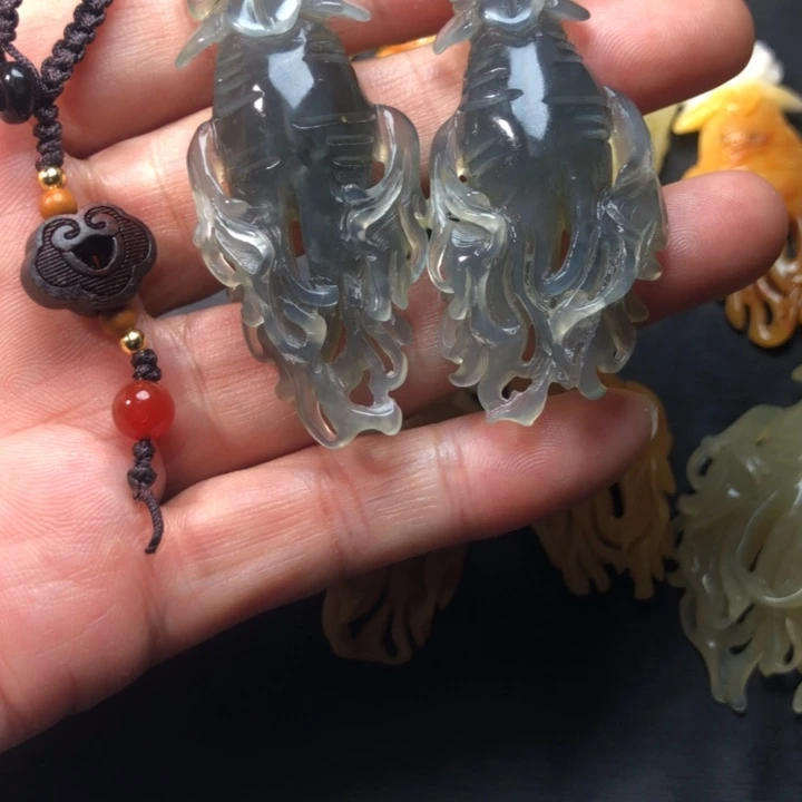 十***里蛇纹石玉未镶嵌耳坠