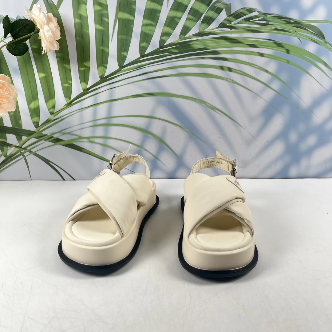 小强家女鞋   新款百搭经典女凉鞋（C41-56-1）（6632-95059049-212）