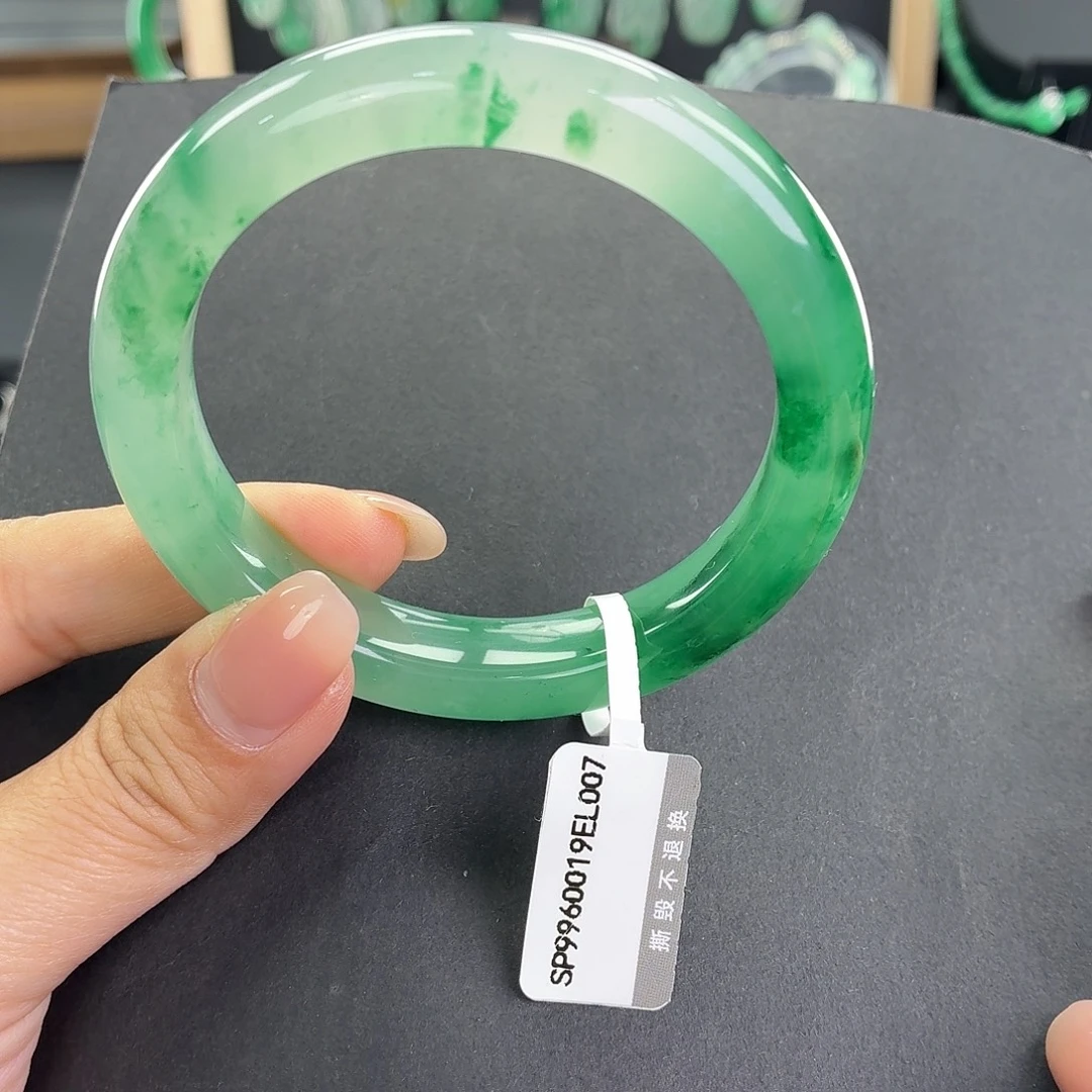 石英质玉未镶嵌手镯55.6圈口