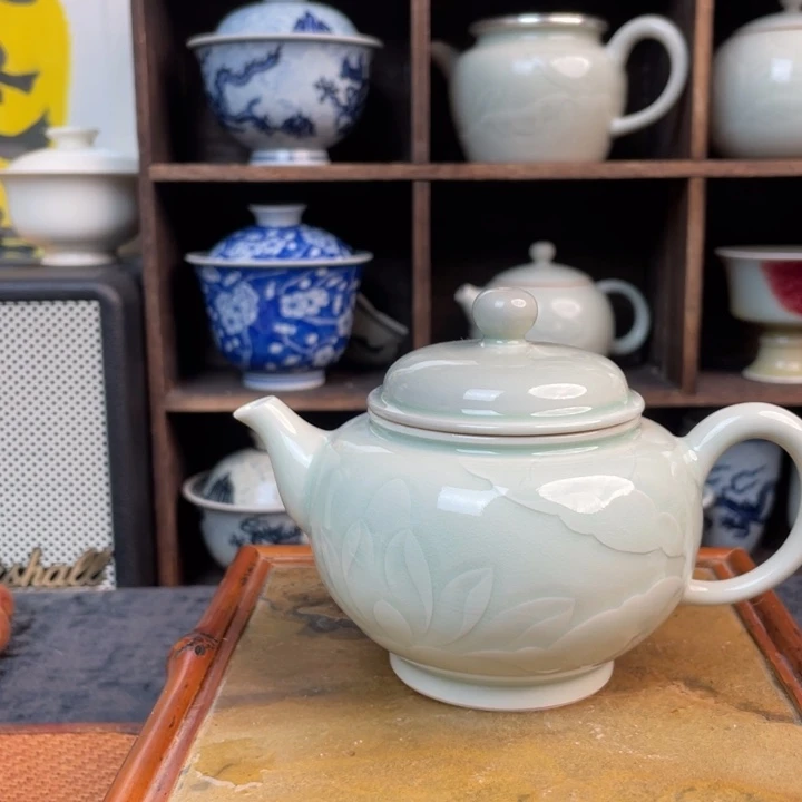 开播福利青釉刻花纹饰笑樱