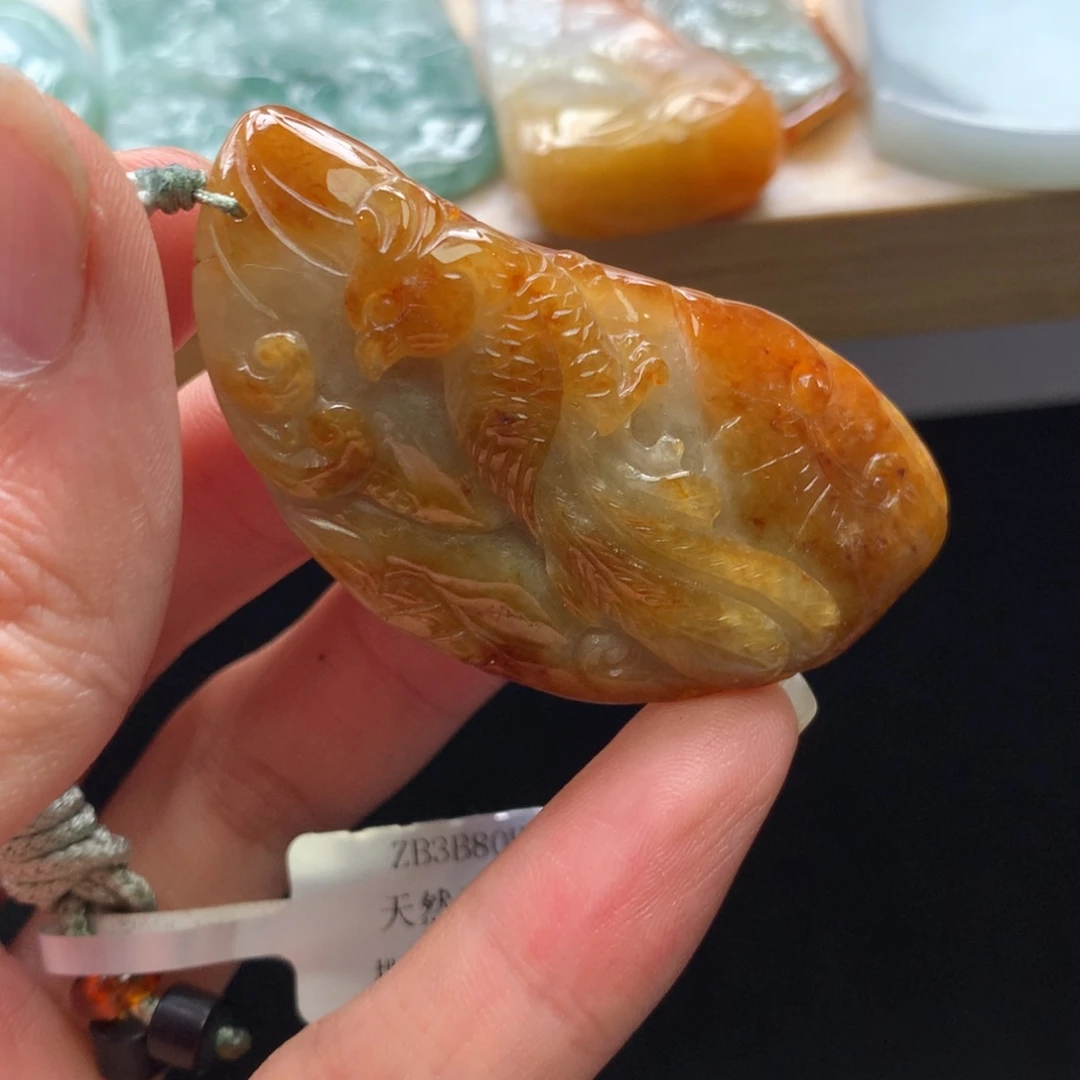 翡翠未镶嵌颈饰吊坠