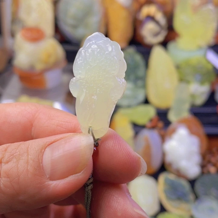 未镶嵌蛇纹石玉颈饰