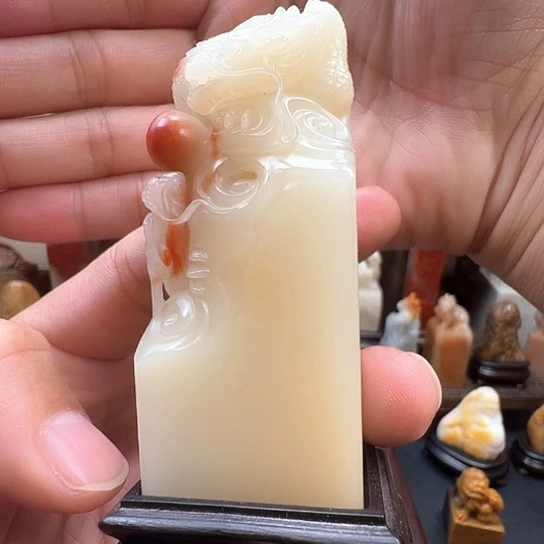 石材寿山俏色将军洞芙蓉石