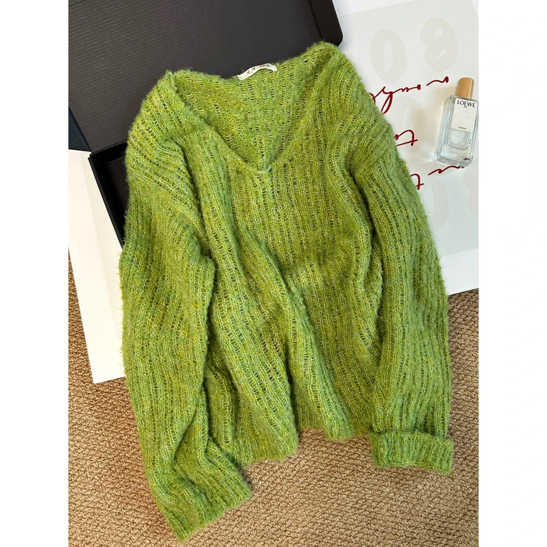 简直好看到炸！自留，！绿色V领镂空针织衫女宽松慵懒风显白显瘦毛衣