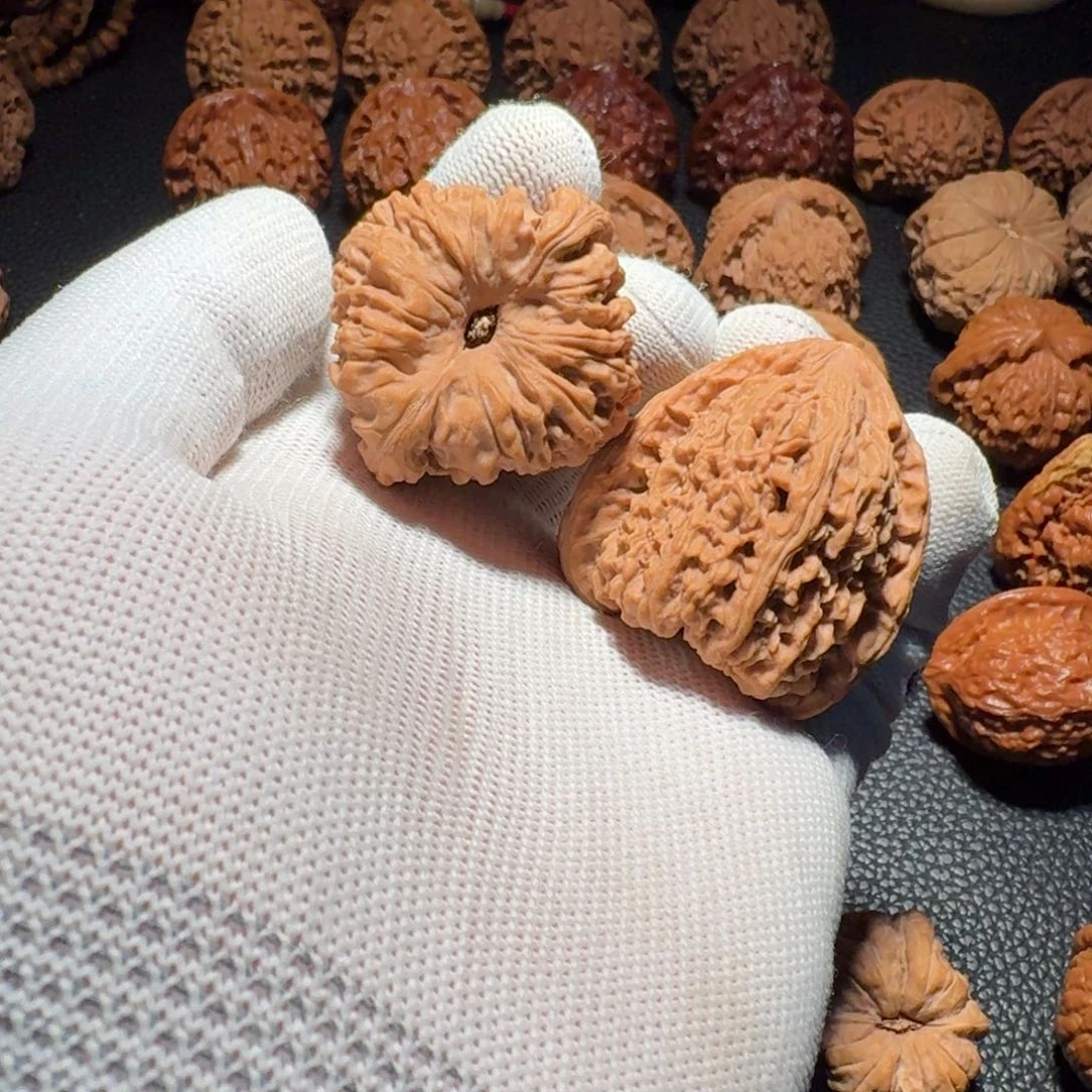 Y***.吊坠文玩核桃顺丰到付南江石