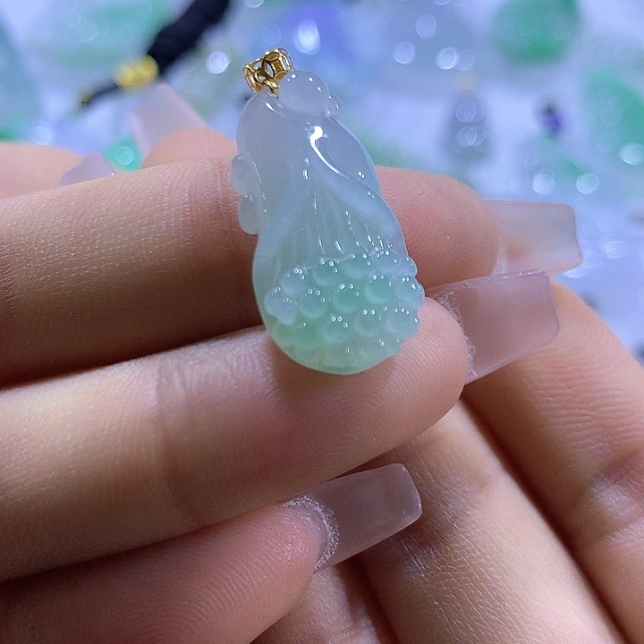 翡翠18K金镶嵌颈饰天然翡翠A货吊坠