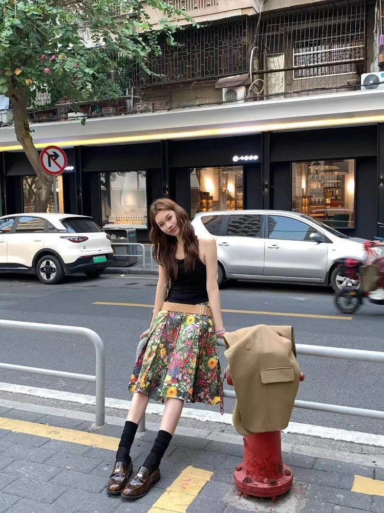 韩版设计感小众复古高级感优雅花丛印花百褶裙女修身显瘦半身裙潮