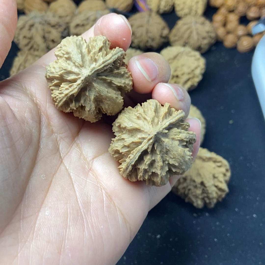 桃核把件秦岭核桃八棱34