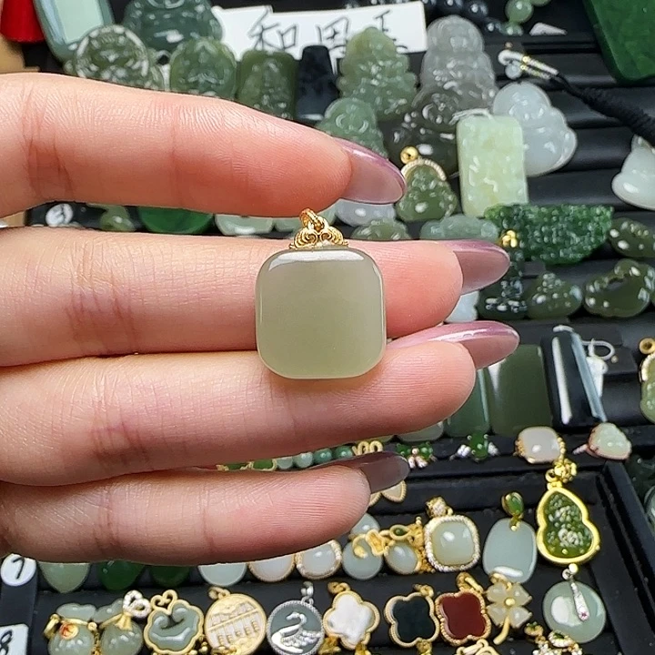 颈饰银S925镶嵌和田玉