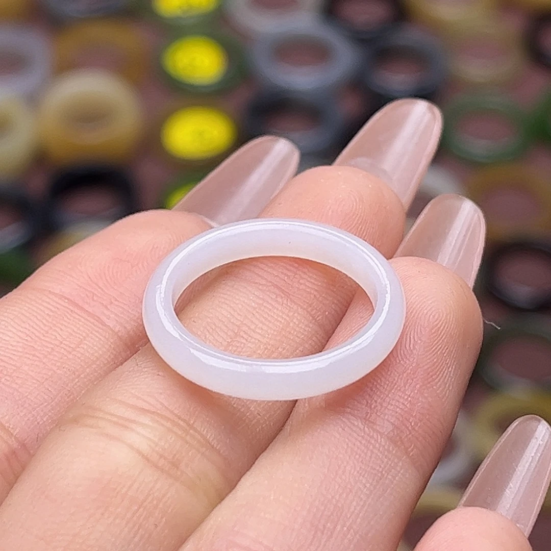 沐***珺和田玉未镶嵌戒指17.1