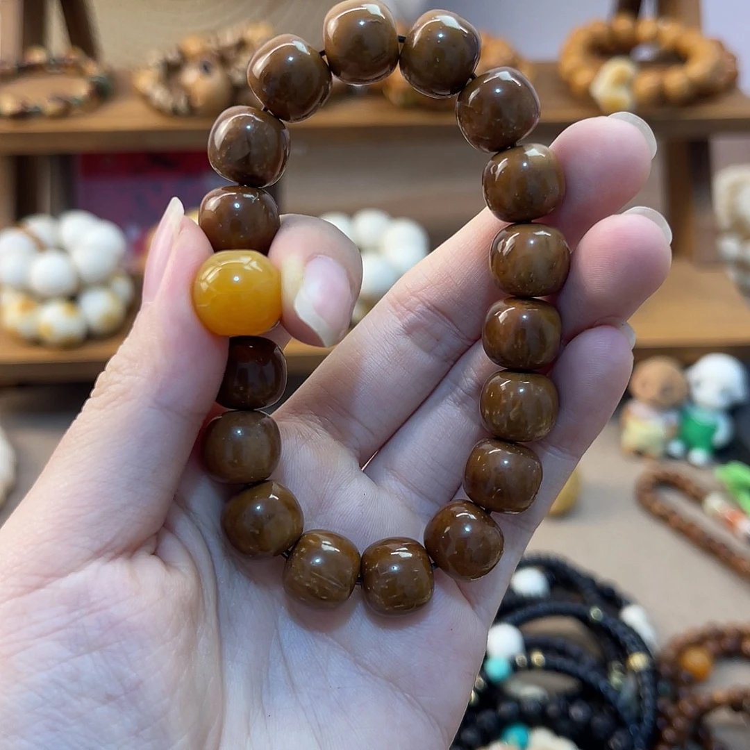 是***菲手串库克老型搭配富甲