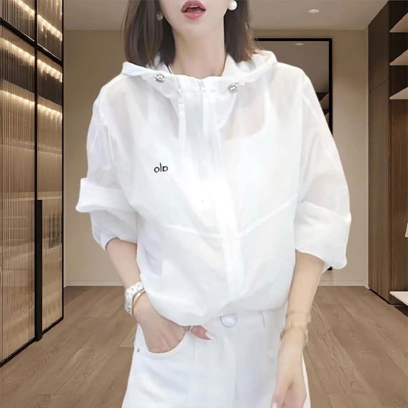 设计感纯色时尚百搭防晒衣户外时髦冲锋衣2025年夏季新款女装外套
