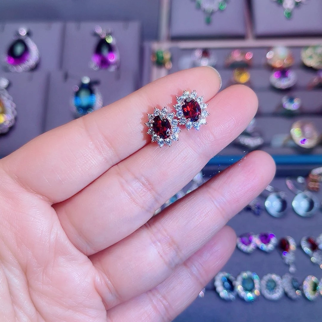 银S925镶嵌耳饰石榴石