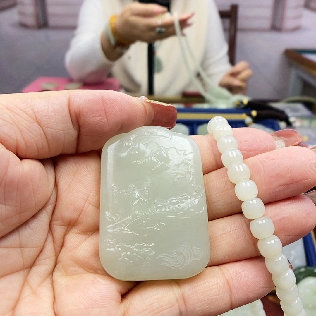 【闪购商品】和田玉（糖玉）颈饰未镶嵌有***方