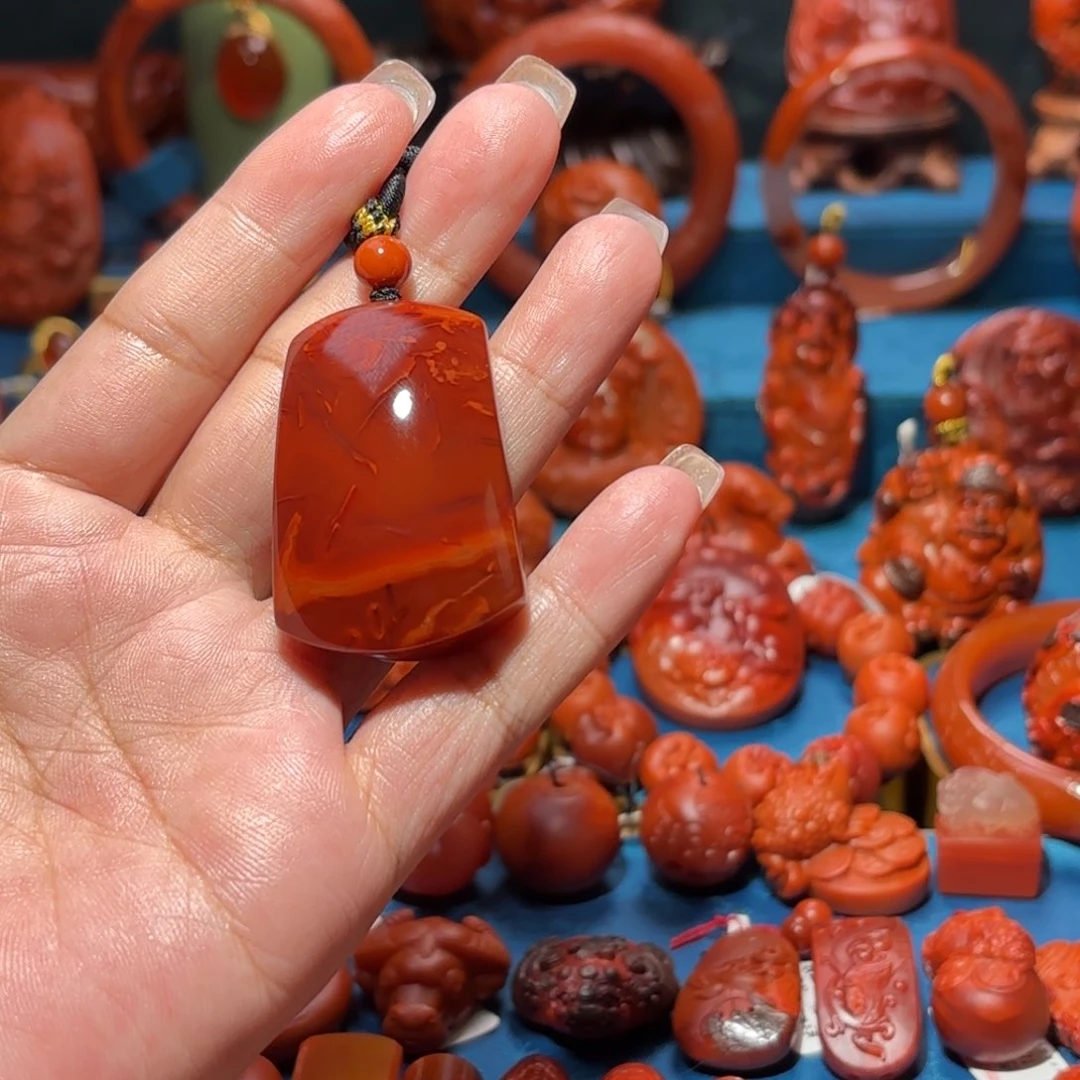 未镶嵌雕刻南红玛瑙