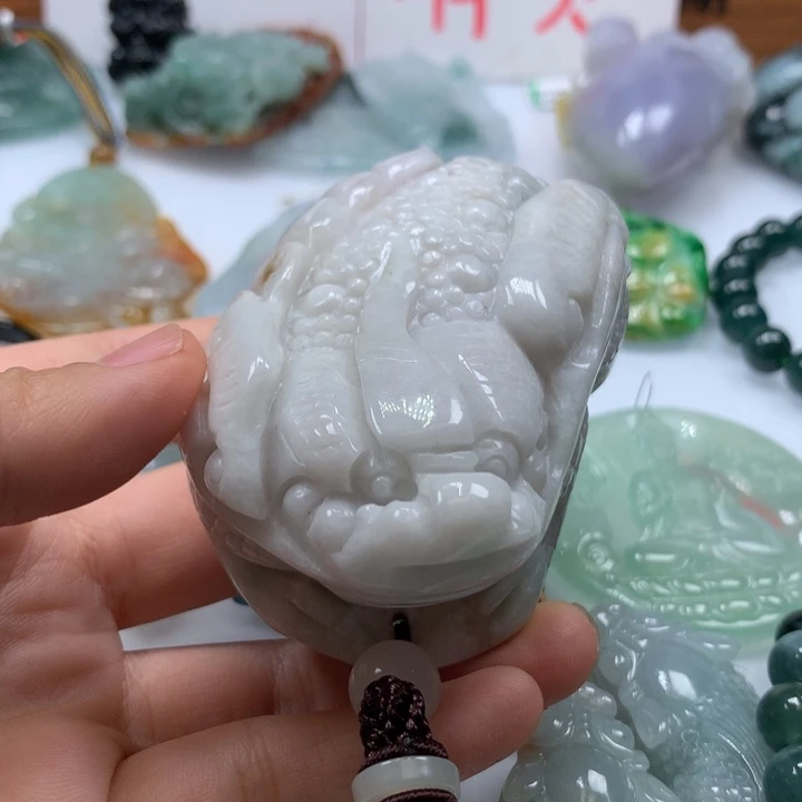 翡翠颈饰未镶嵌保真天然A货翡翠