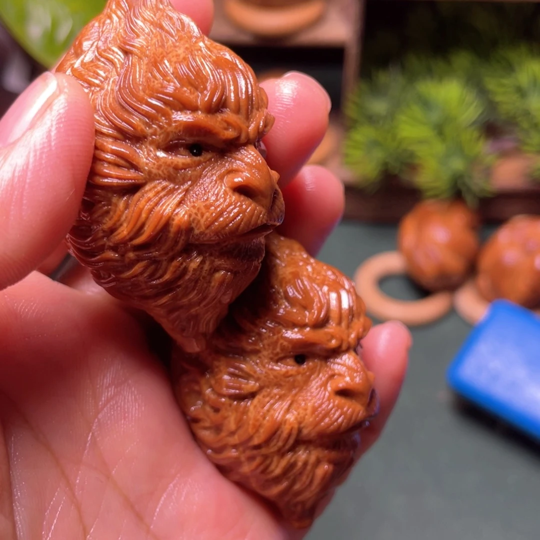 把件橄榄核大圣一对