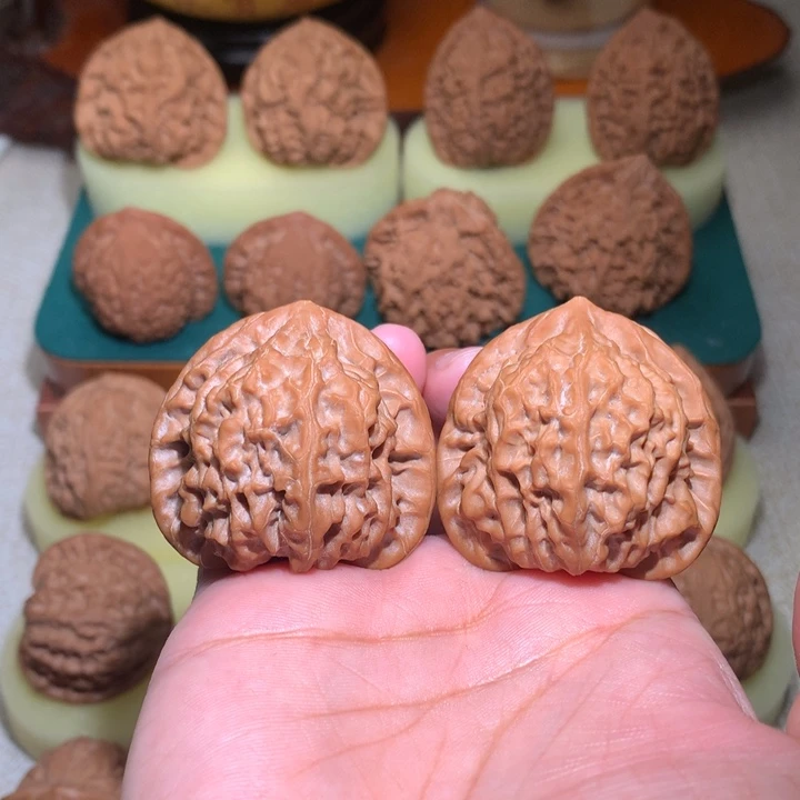 文玩核桃把件J**l鱼唇底公子帽