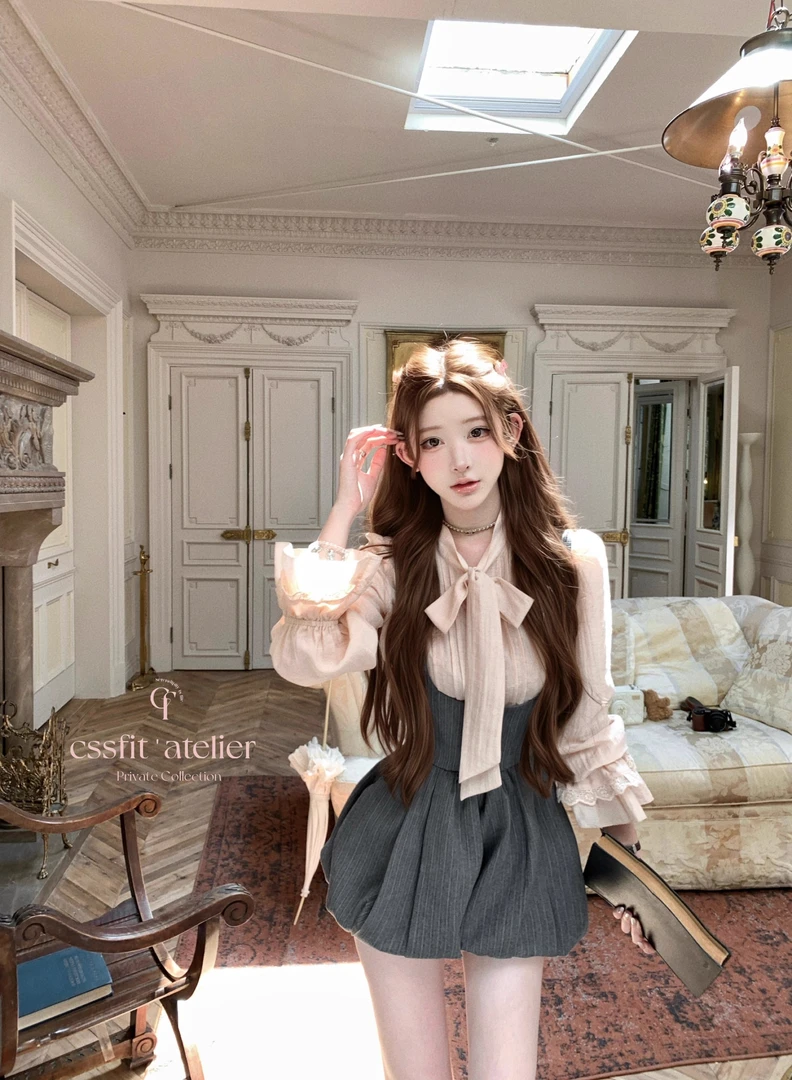 恋恋日记 中古粉v领系带衬衫暗纹蝴蝶结背带花苞短裤两件套套装