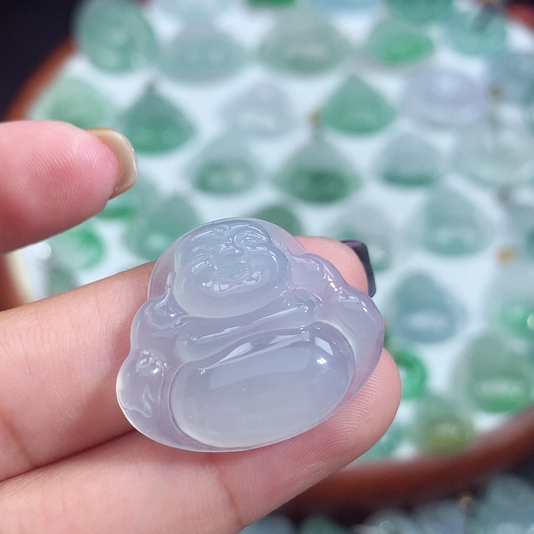 翡翠未镶嵌颈饰佛公