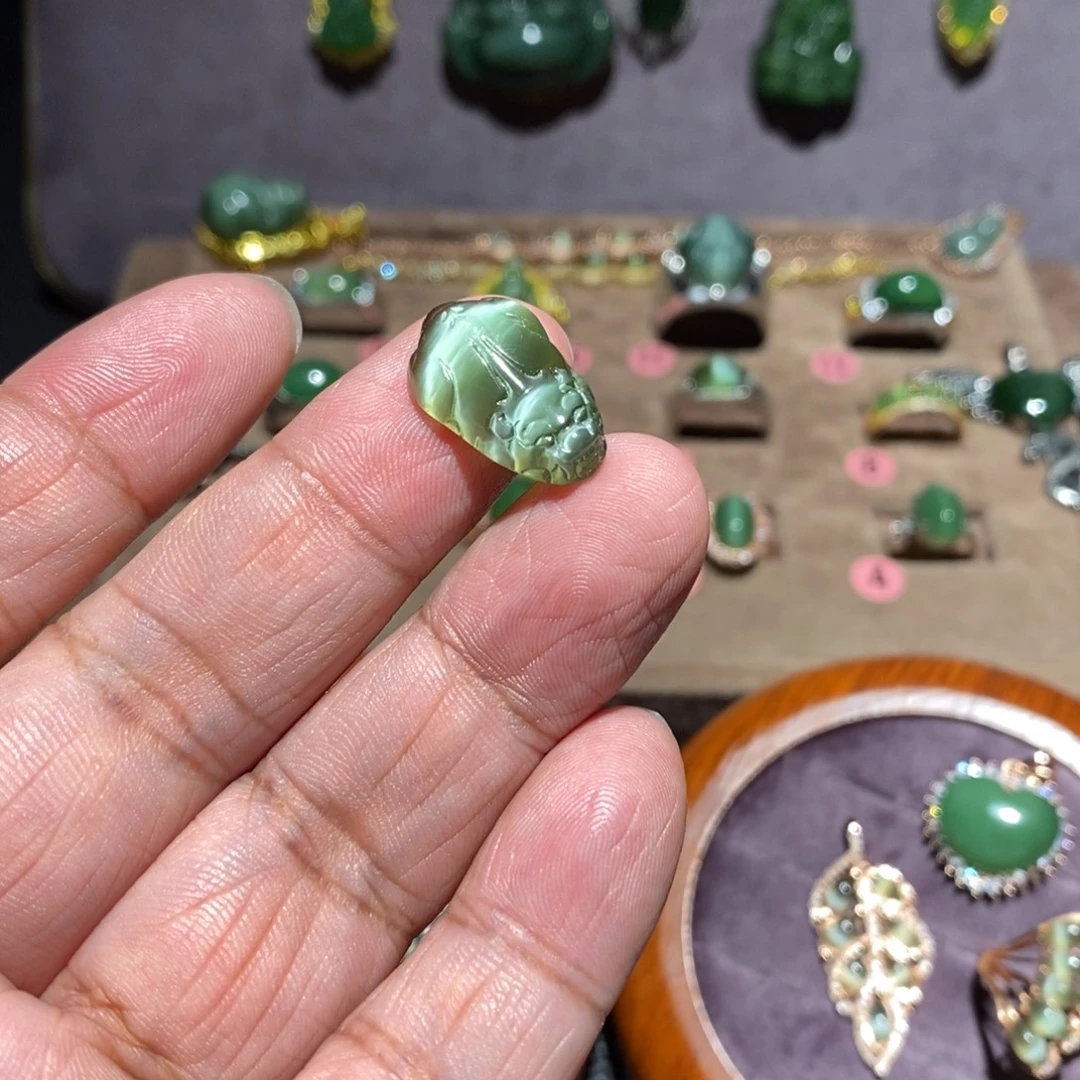年****未镶嵌和田玉（碧玉）珠宝半成品