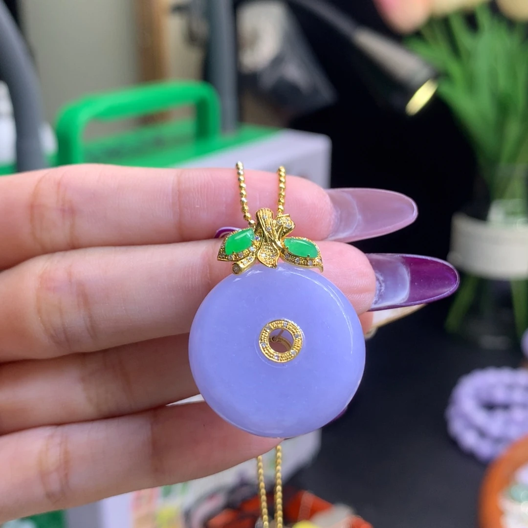 翡翠18K金镶嵌颈饰